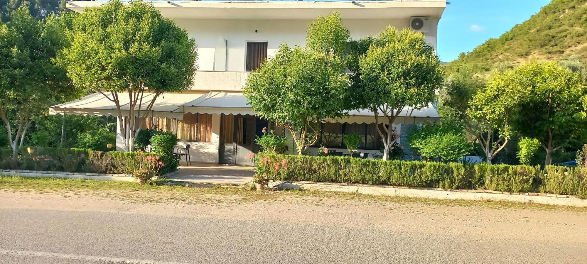 Hotel Eno Përmet Extérieur photo